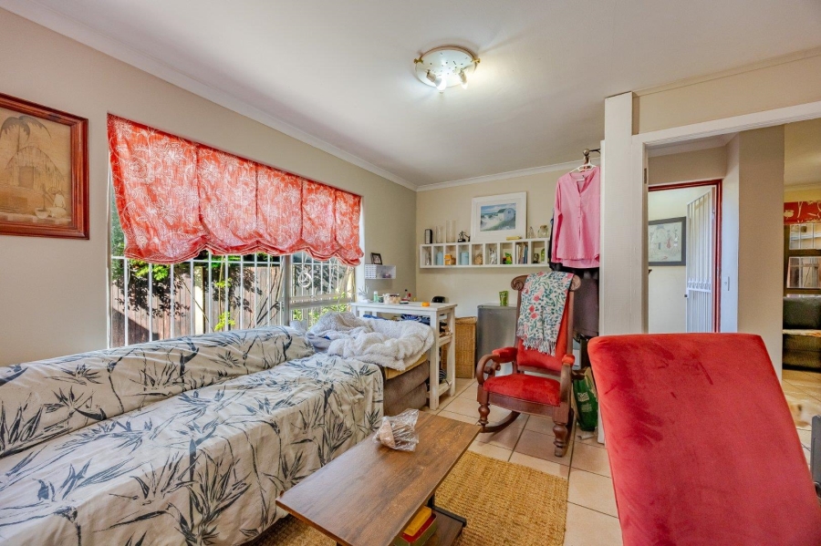 5 Bedroom Property for Sale in Lakeside Western Cape